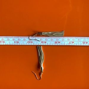 Vintage gold tassel earrings! 2.5” chandelier drop